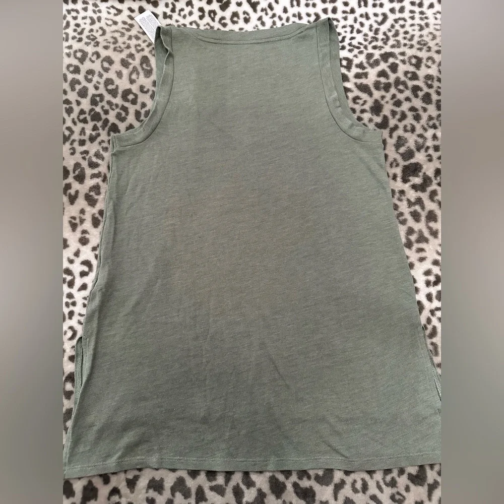 2019 American Eagle V-neck Burnout Tunic Tank Top in Green Size Small Women’s